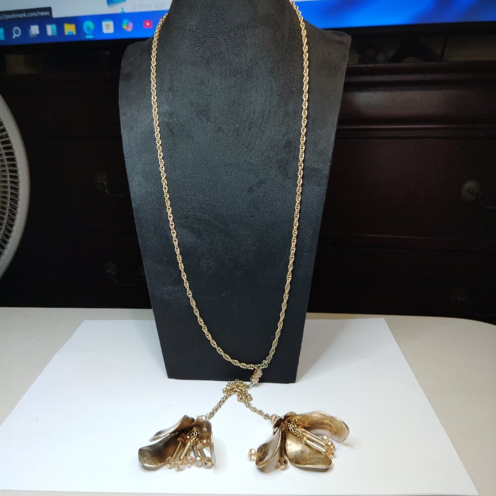 LOFT Ann Taylor Gold Tone Necklace Articulated Flowers Rhinestones 33"